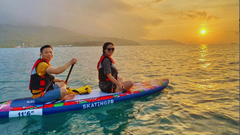 Sunrise journey - SUP rowing & diving to see coral reefs in Son Tra (4)